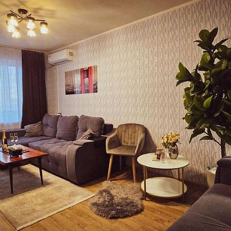 2К Апартаменты В Центре Поселение 24 На 7 Krywyj Rih Exterior foto