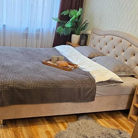 2К Апартаменты В Центре Поселение 24 На 7 Krywyj Rih Exterior foto