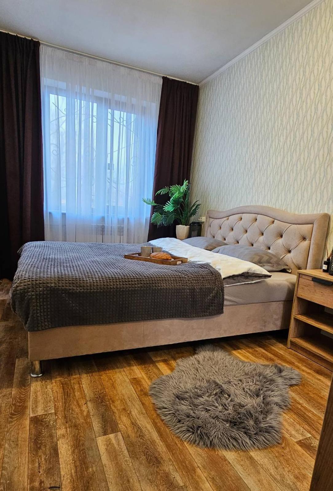 2К Апартаменты В Центре Поселение 24 На 7 Krywyj Rih Exterior foto