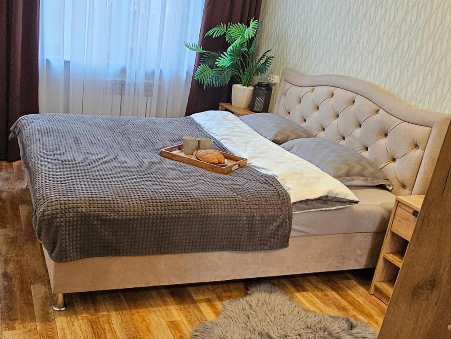 2К Апартаменты В Центре Поселение 24 На 7 Krywyj Rih Exterior foto